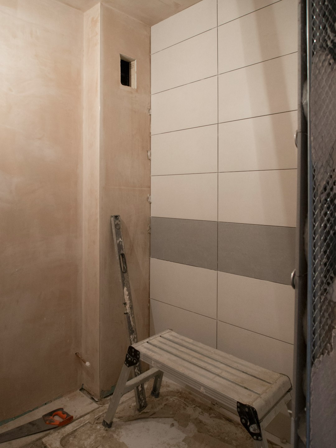 Hammam DESINEO avec banc maçonné et carrelage zellige à Deauville par Ma Solution Habitat